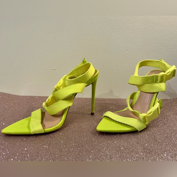 WINNIE HARLOW X STEVE MADDEN RUMPUNCH Neon Lime Green Strap Heels Size 6 - Picture 4 of 5